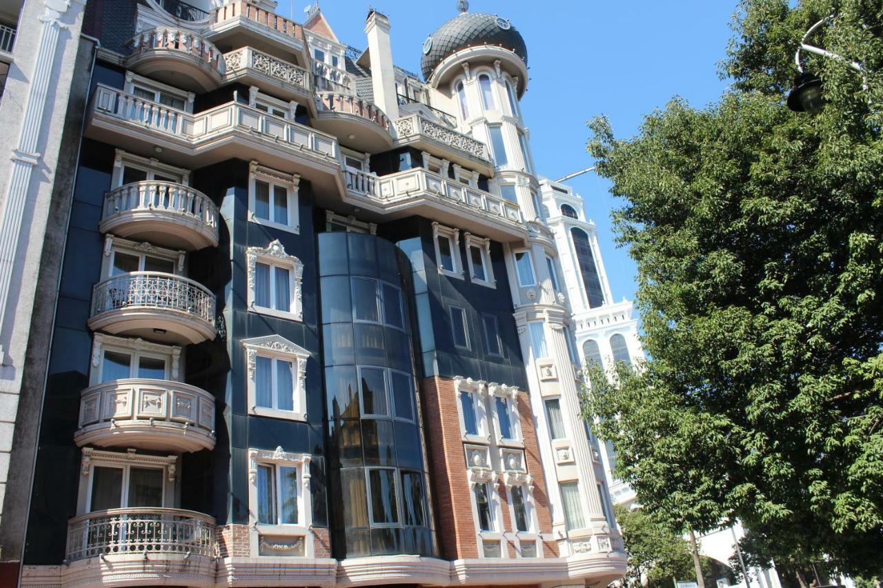 Batumi Apartment In Front Of Sheraton エクステリア 写真